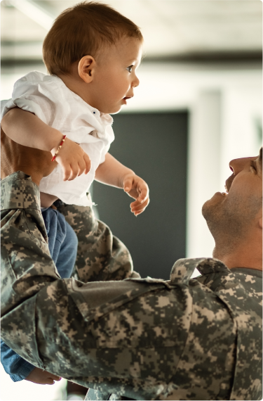 js-screenshot-en Military dad holding his baby